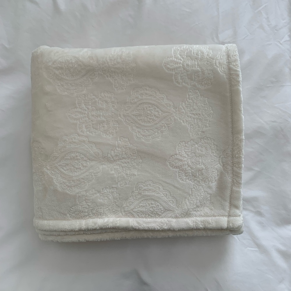 Cream-Colored Throw